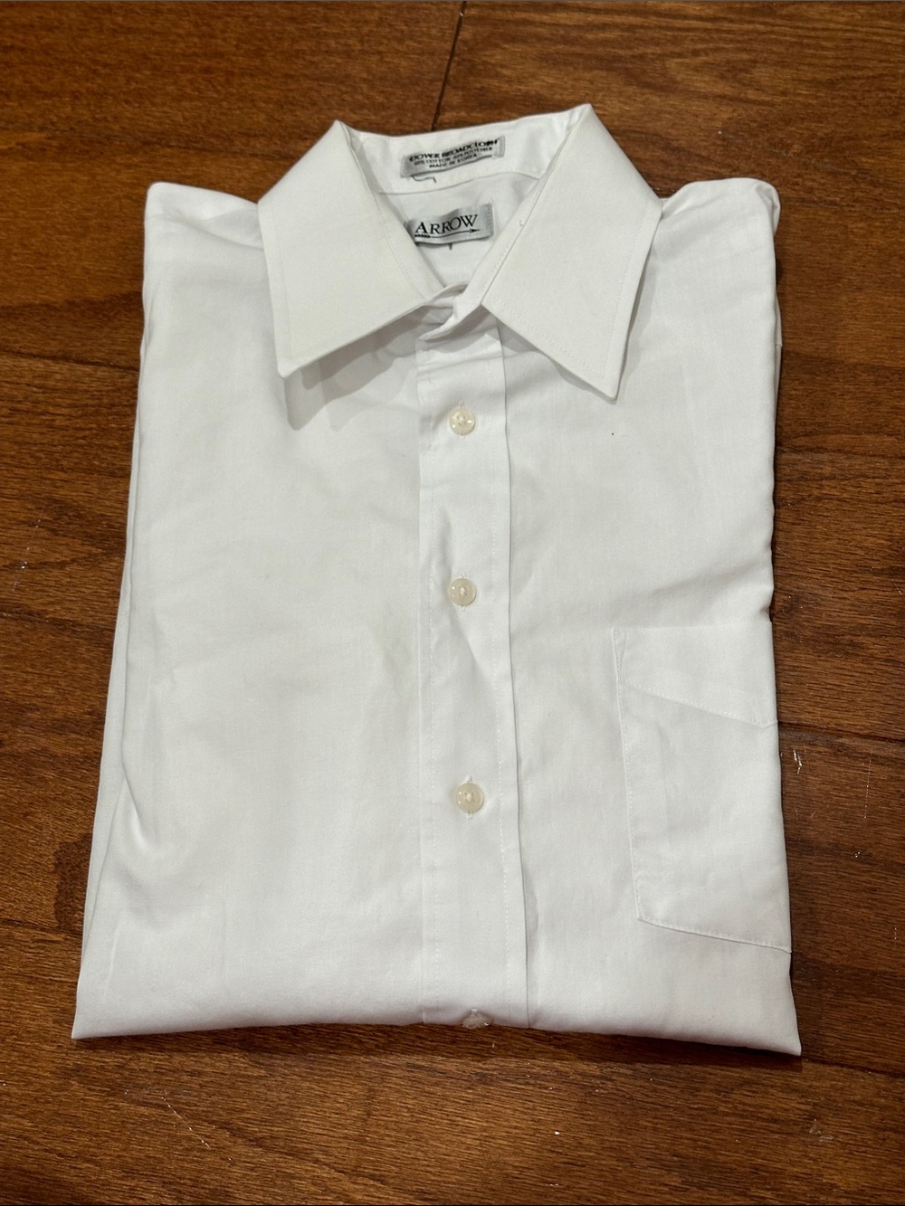 Arrow Men's White Long-Sleeve Dress Shirt with Chest Pocket Dover Broadcloth